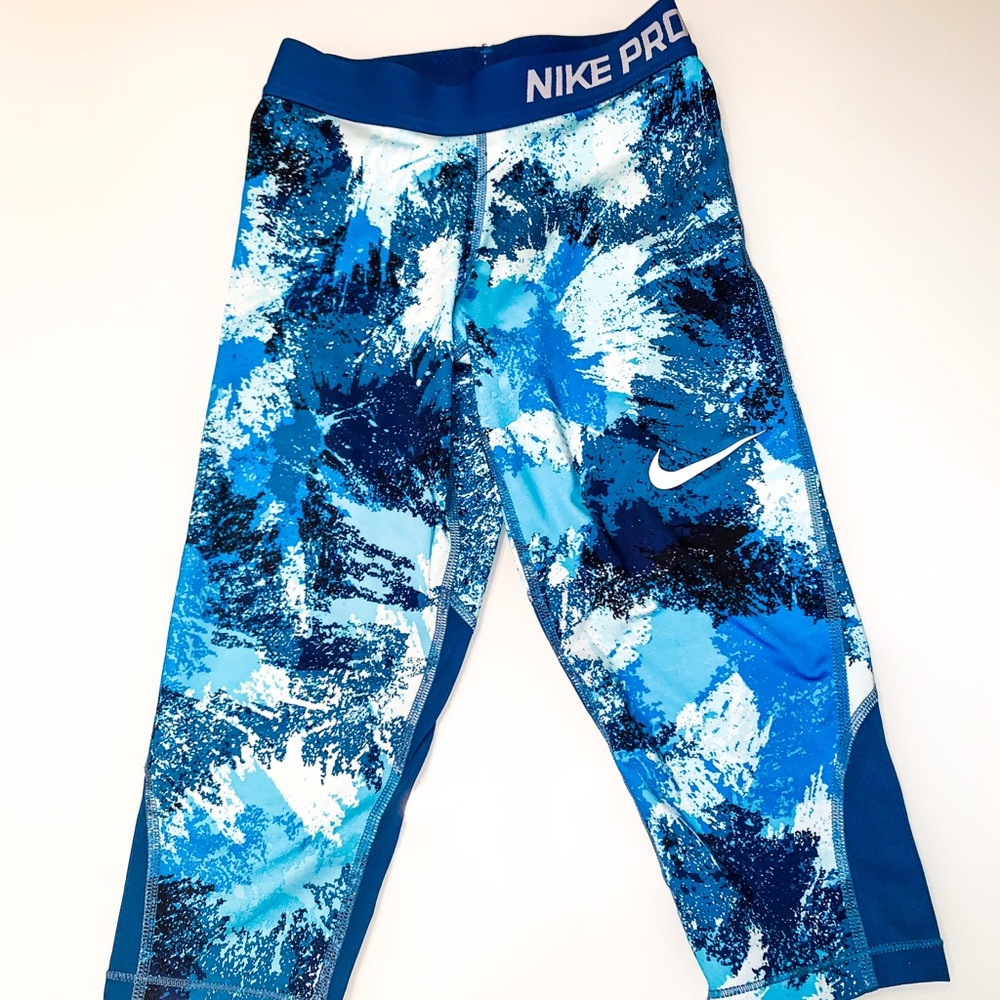 Nike Pro Capri Leggings | paint splatter |